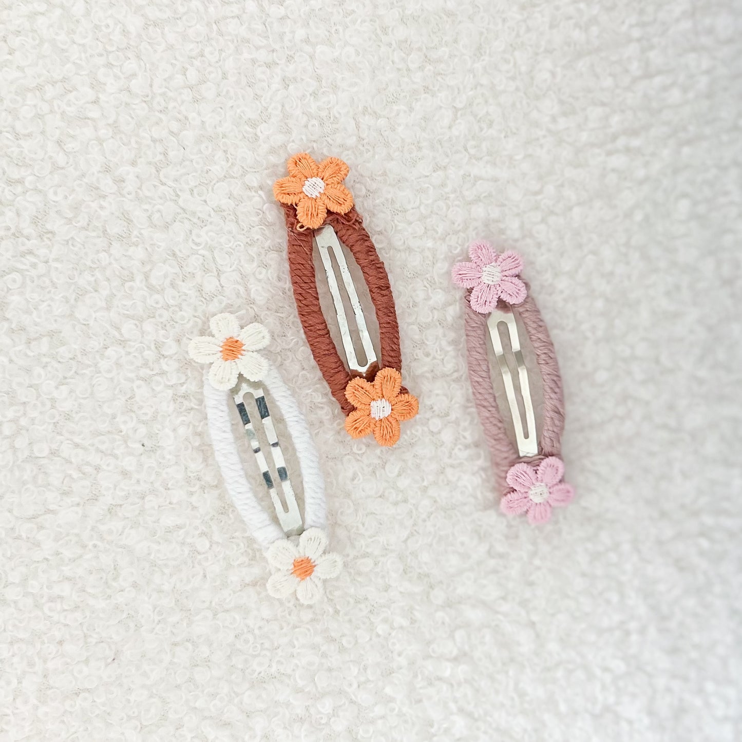 Petite Daisy Peekaboo Barrette